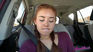 Horny Slut nach Féidir a Stopadh ag Imirt Le Pussy sa Charr agus Poiblí: Brandibraids