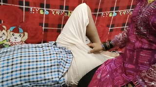 ���ឹទទួលរបស់នាងដើម្បីធ្វើការគាត់ឡើងដូចជាទឹកបាញ់ទម្លាក់