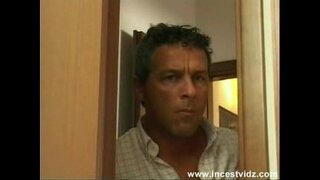 Athair úsáideann an staid anal