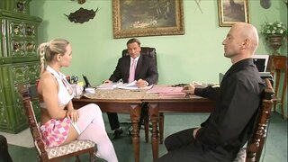 Mbili horny walimu kuwaadhibu naughty chuo babe Mia Leone na kubwa juggers Mbili horny walimu kuwaadhibu naughty chuo babe Mia Leone na kubwa juggers