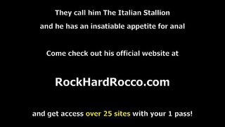 Slut stepteen ba mhaith leis a bheith cosúil léi stepmom,dtosaíonn siad ag pógadh agus licking gach daoine eile a pussy.Go tobann a stepdad a thagann,in ionad dul dúsachtach ligeann sé dóibh a tarraing scornach a coileach mór.Sa tuairisceán fucks sé stepteens pussy agus wifes daingean juicy asal.
