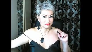 Fabulous na rúise MILF t. a milis a cunt mercilessly i te seó príobháideach ...